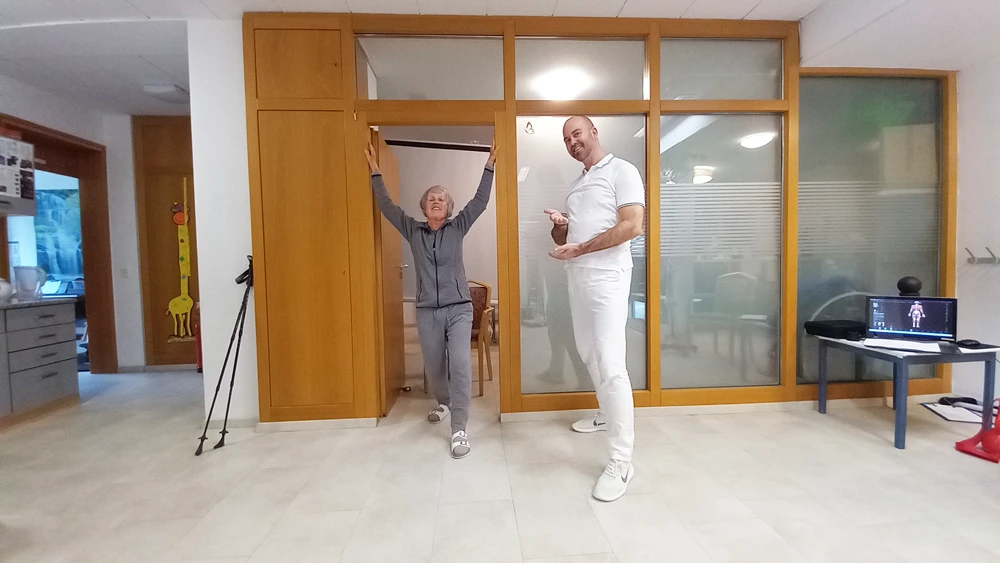 Engpassdehnung Behandlung- Liebscher & Bracht-Therapeut Stefan Schurr